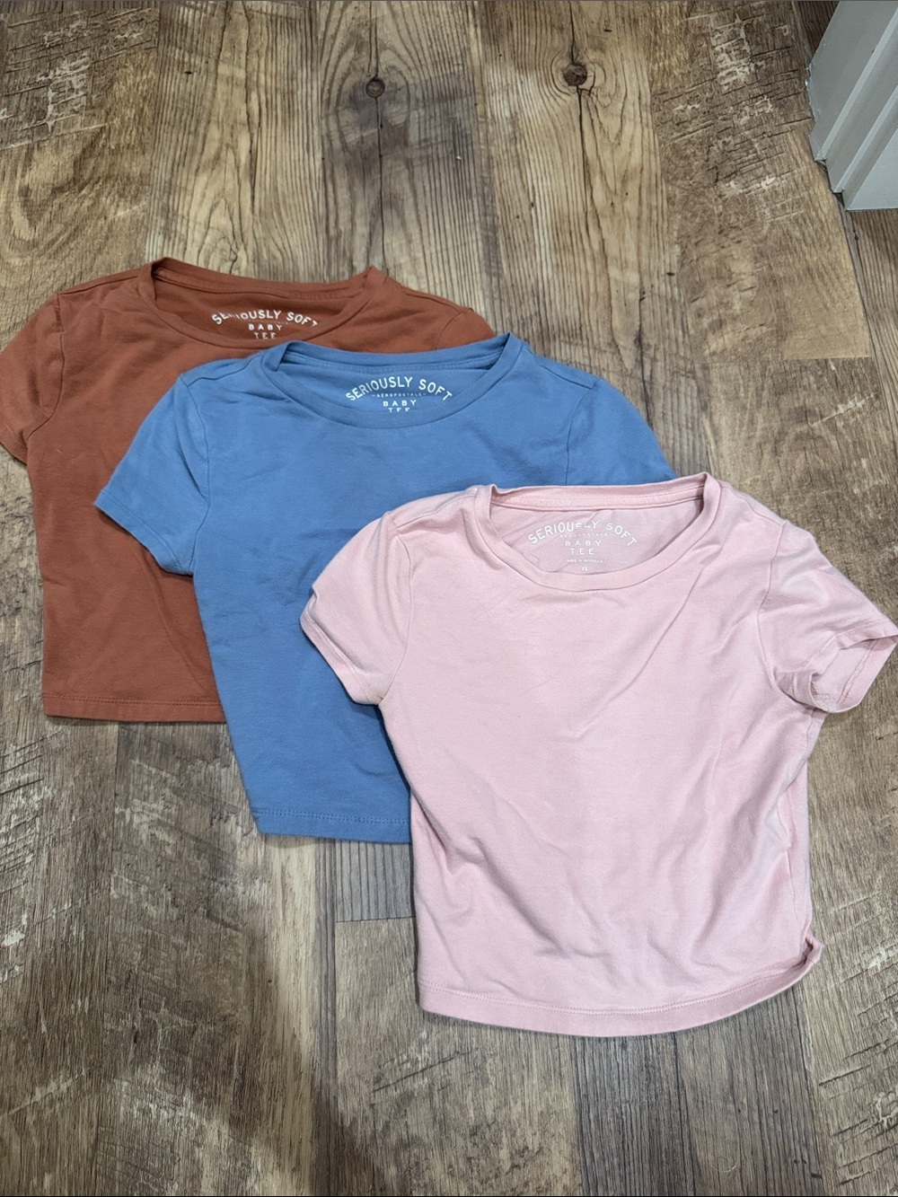 Aeropostale Short Sleeve Tees in Rust, Blue & Light Pink